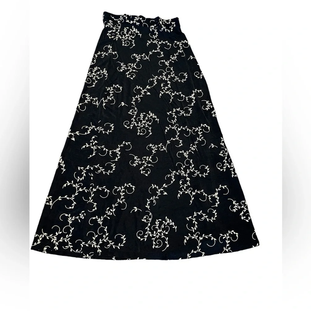 🔥Frazier Lawrence skirt size medium